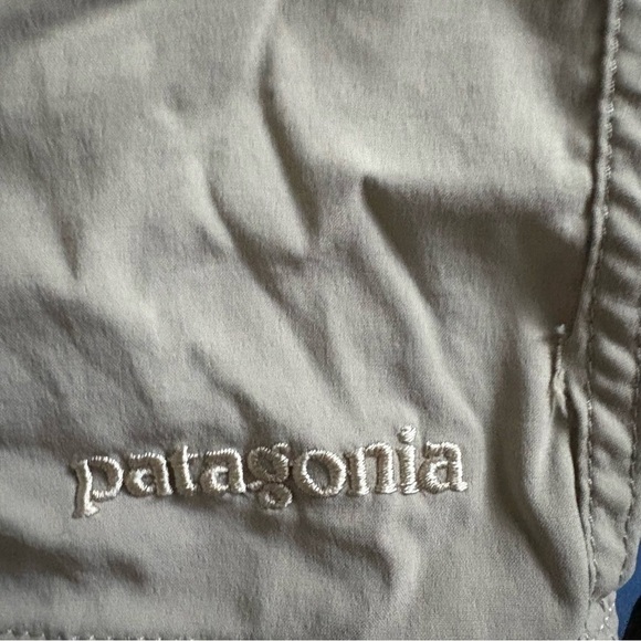 Patagonia Tan Flat Front Shorts Lightweight Casual Wear - Picture 6 of 6